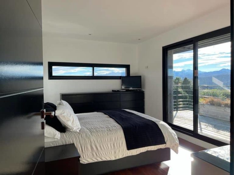 Chambre avec balcon et vue somptueuse sur les Pyrénées