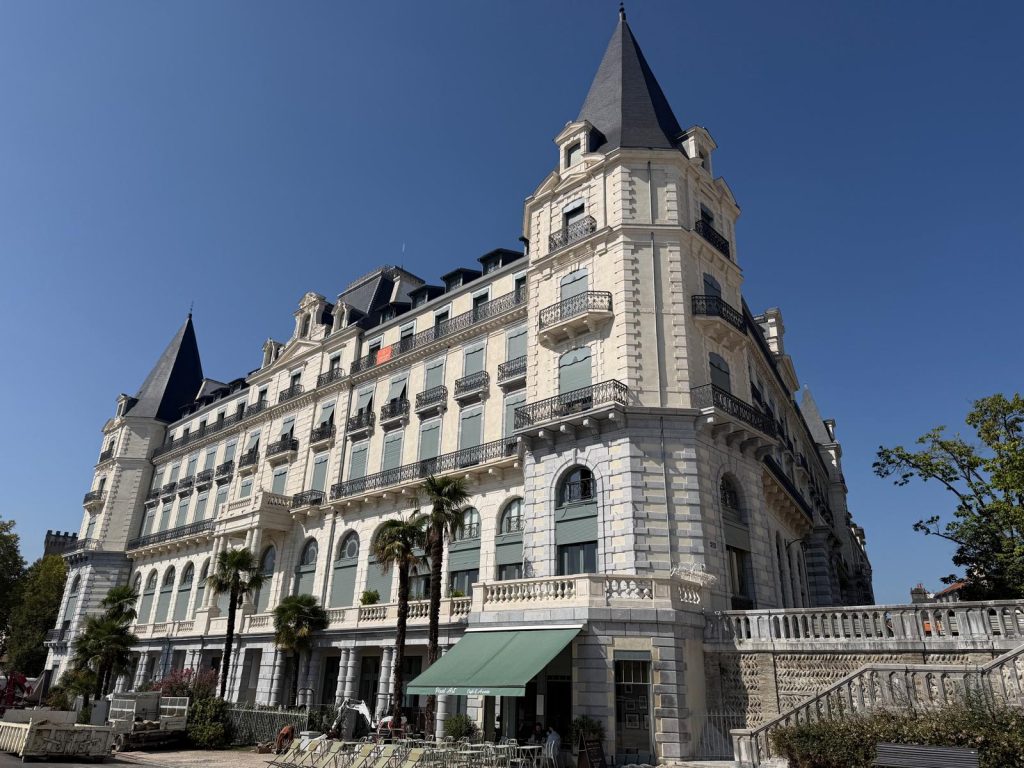 Appartement de prestige à Pau avec vue sur les Pyrénées, Boulevard des Pyrénées