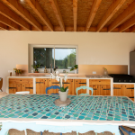 Corps de ferme rénové à Jurançon, 208 m², piscine chauffée, parc d’un hectare
