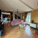 Grange rénovée à vendre à Mazères-Lezons, 96 m², terrain arboré, vue coteaux