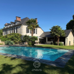 Maison de maître à vendre proche Nay Pau, 214 m², XIXème siècle, parc 2 875 m², piscine, garage, charpente d'époque. Village béarnais calme.
