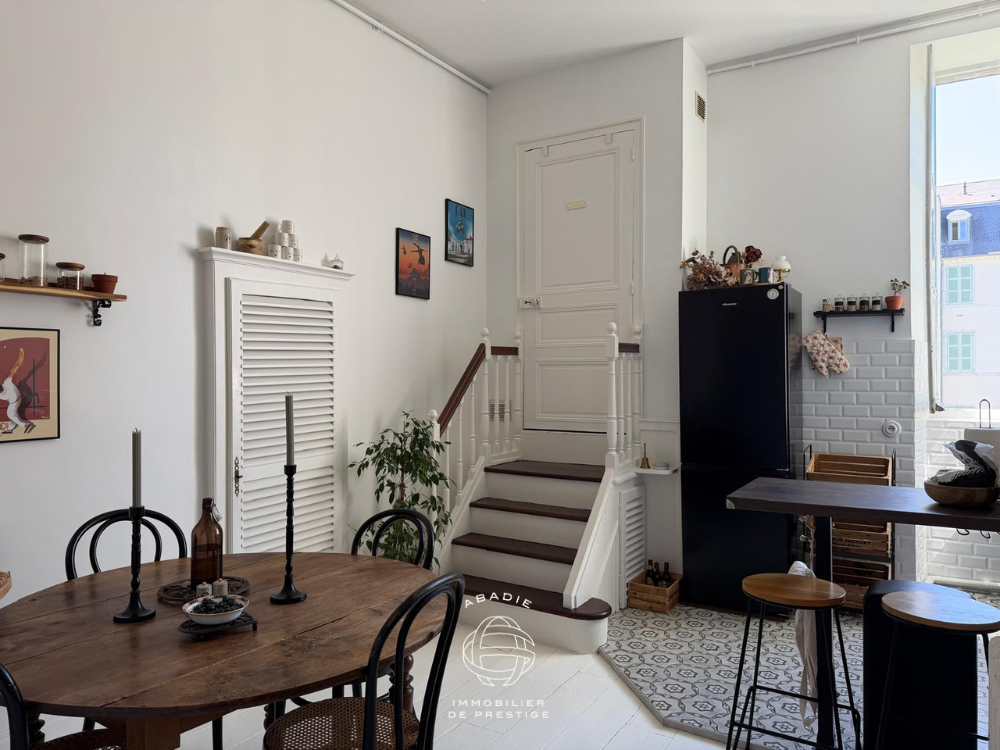 appartement de prestige centre-ville de Pau place Royale 102 m²