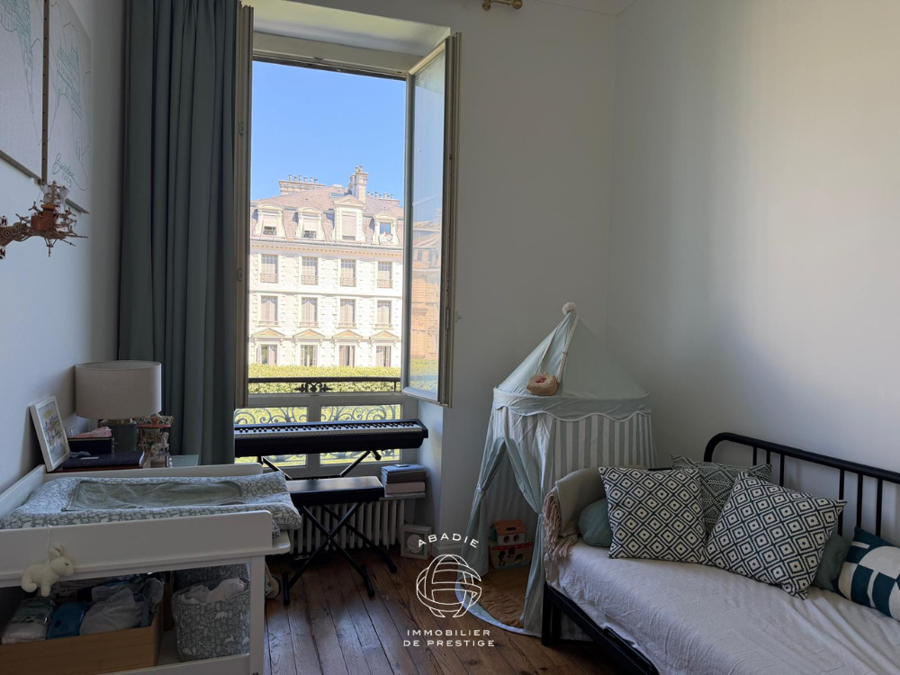 appartement de prestige centre-ville de Pau place Royale