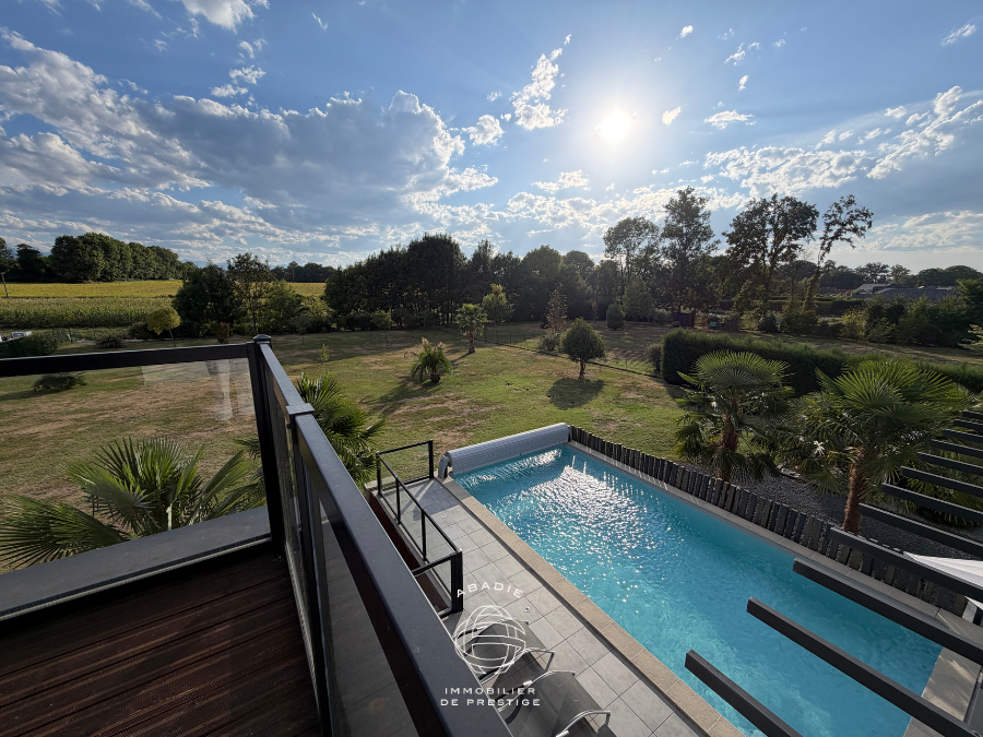 Maison contemporaine secteur Nay Pau vue Pyrénées – 192 m²